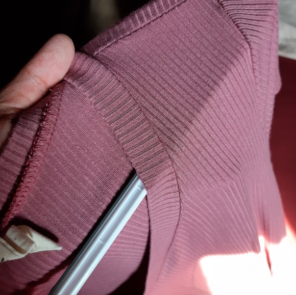 Hello Miz medium rose maternity v-neck short sleeve dress - Picture 4 of 5